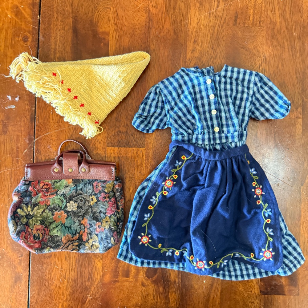 American Girl Kirsten Outfit Set - Picture 5 of 9